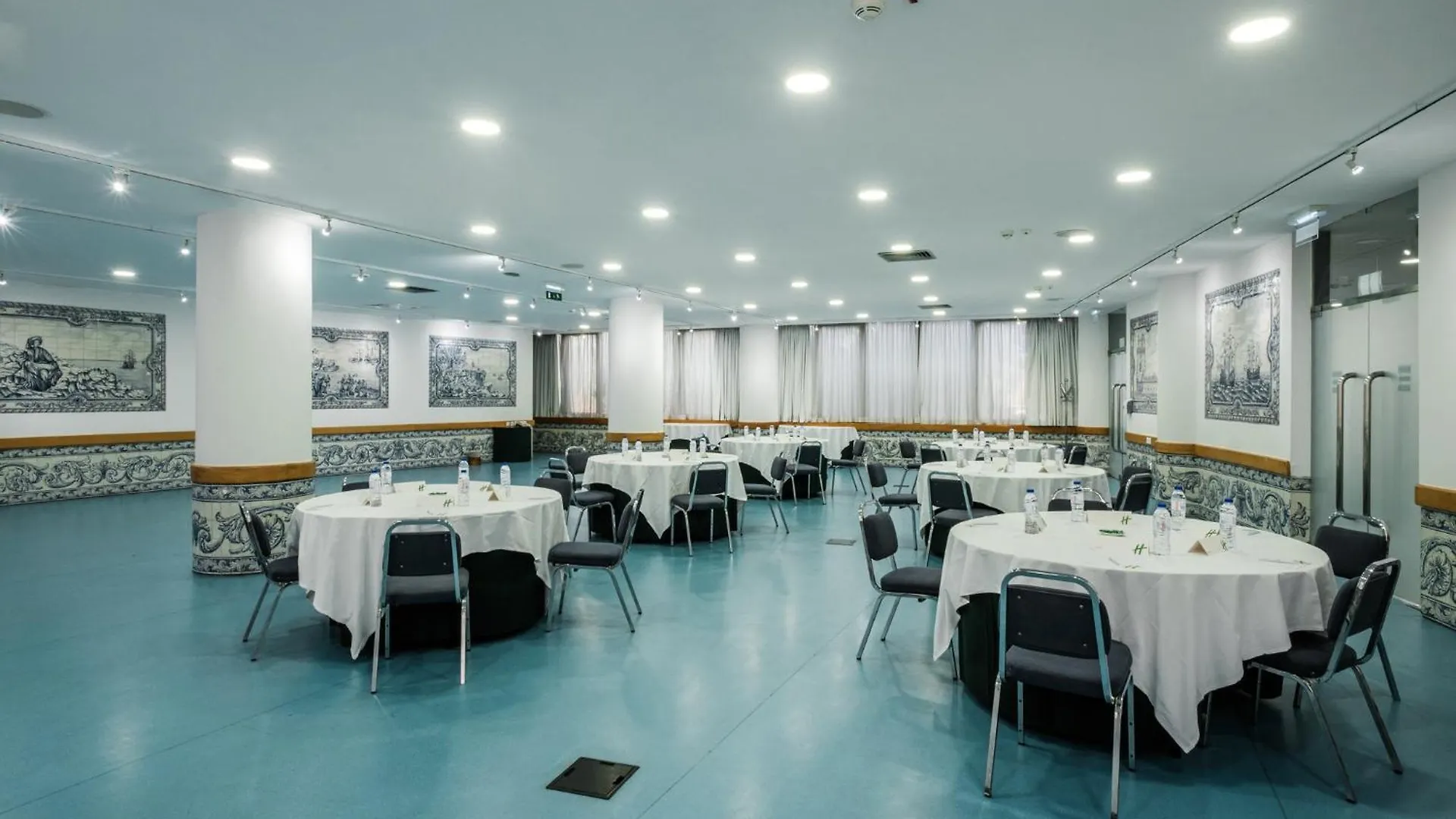 Holiday Inn Lisbon-Continental By Ihg 4*, Lisbon