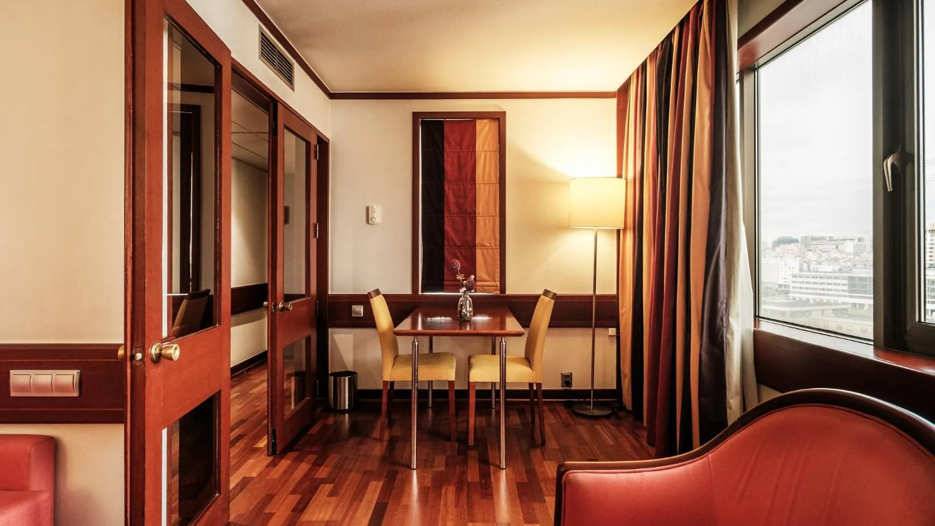 Holiday Inn Lisbon-Continental By Ihg Hotel